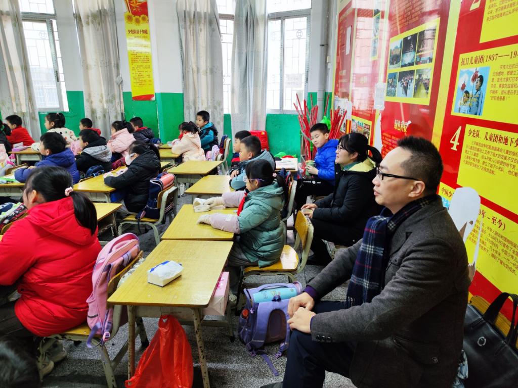 外国语学院到梧州市振兴小学开展实习听课检查